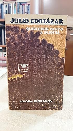 Imagen del vendedor de QUEREMOS TANTO A GLENDA. Primera edicin. a la venta por LLIBRERIA KEPOS-CANUDA