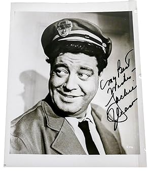 SIGNED JACKIE GLEASON PHOTO 8'' X 10'' autograph - photograph