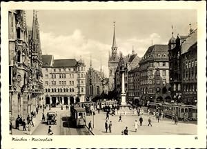Ansichtskarte / Postkarte München, Marienplatz, Straßenbahnen, Passanten