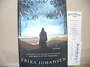 Seller image for The Invasion of the Tearling: A Novel (Queen of the Tearling, The, 2) for sale by Thomas F. Pesce'