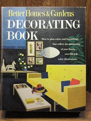 BETTER HOMES & GARDENS DECORATING BOOK (1961)