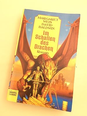 Bild des Verkufers fr Im Schatten des Drachen (Fantasy. Bastei Lbbe Taschenbcher) zum Verkauf von Berg-Berg Bcherwelt
