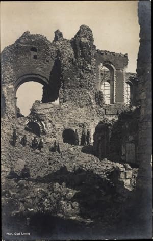 Foto Ansichtskarte / Postkarte Messines Mesen Westflandern, Ruinen, von engl. o. französischer Ar...