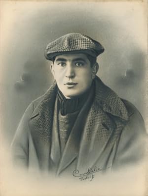 Foto Combalié, Henri, Tolouse, Portrait, Mann mit Mütze und Mantel