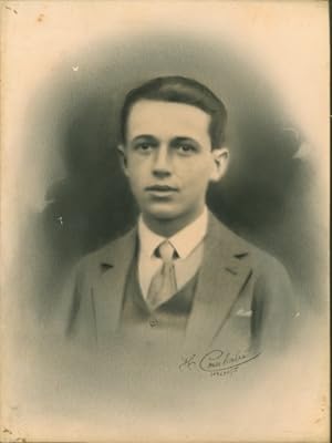 Foto Combalié, Henri, Tolouse, Portrait, junger Mann im Anzug