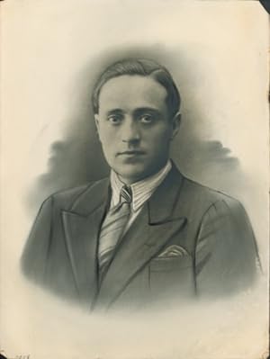 Foto Combalié, Henri, Tolouse, Portrait, junger Mann im Anzug