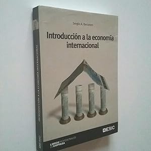 Bild des Verkufers fr Introduccin a la economa internacional zum Verkauf von MAUTALOS LIBRERA