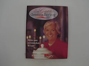 Bild des Verkufers fr Zu Gast bei Christiane Herzog : [meine ganz persnlichen Rezepte]. Mit Fotos von Christian von Alvensleben und Zeichn. von Dieter Hanitzsch zum Verkauf von Das Buchregal GmbH