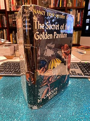 Immagine del venditore per THE SECRET OF THE GOLDEN PAVILION a nancy Drew mystery venduto da Happy Heroes