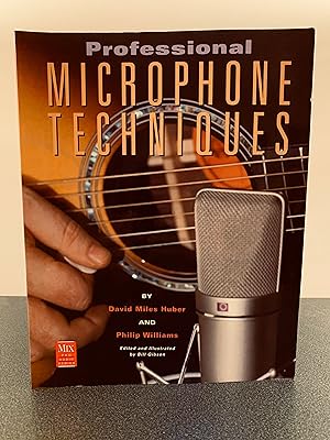 Immagine del venditore per Professional Microphone Techniques [MIX Pro Audio Series] [INCLUDES CD] venduto da Vero Beach Books