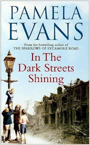 Bild des Verkufers fr In the Dark Streets Shining (Charnwood Large Print) zum Verkauf von WeBuyBooks
