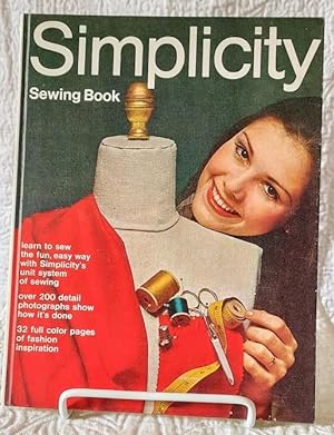 SIMPLICITY SEWING BOOK