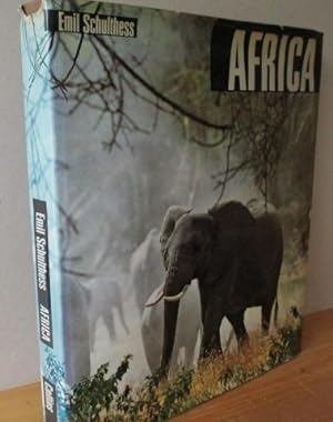 Seller image for AFRICA Introduction by Emil Egli, captions by Emil Birrer and notes by Emil Schulthess. for sale by Versandantiquariat Gebraucht und Selten