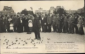 Bild des Verkufers fr Ansichtskarte / Postkarte Paris Frankreich, Charmeur d'Oiseaux aux Tuileries, Le Banquet des Moineaux zum Verkauf von akpool GmbH