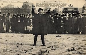 Bild des Verkufers fr Ansichtskarte / Postkarte Paris, Le Banquet des Moineaux, Le Charmeur d'Oiseaux aux Tuilleries zum Verkauf von akpool GmbH