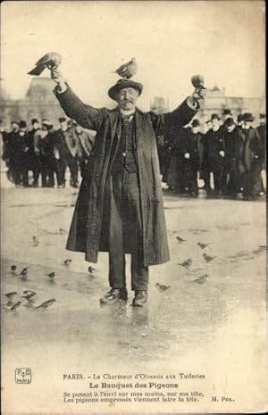 Bild des Verkufers fr Ansichtskarte / Postkarte Paris, Le Charmeur d'Oiseaux aux Tuileries, Le Banquet des Pigeons zum Verkauf von akpool GmbH