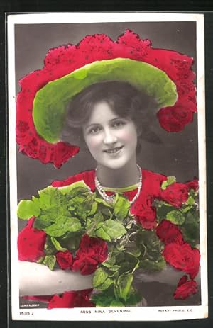 Bild des Verkufers fr Ansichtskarte Schauspielerin Miss Nina Sevening im roten Kleid mit Hut zum Verkauf von Bartko-Reher