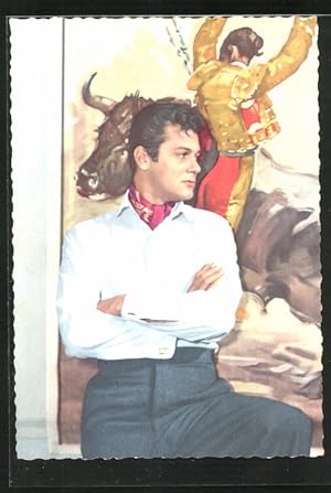 Bild des Verkufers fr Ansichtskarte Schauspieler Tony Curtis vor Bild eines Toreros zum Verkauf von Bartko-Reher