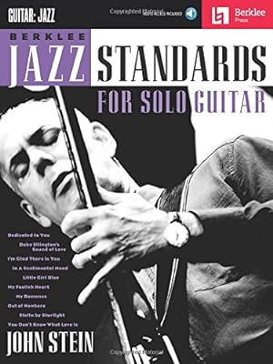 Immagine del venditore per Berklee Jazz Standards for Solo Guitar venduto da Pieuler Store