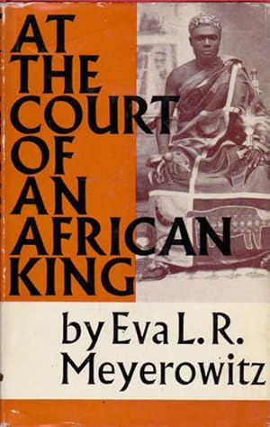 Imagen del vendedor de At the Court of an African King a la venta por Goulds Book Arcade, Sydney