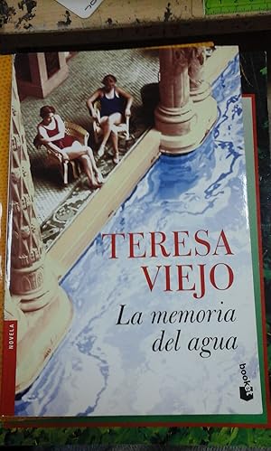 Imagen del vendedor de Teresa Viejo: LA MEMORIA DEL AGUA (Madrid, 2010) a la venta por Multilibro