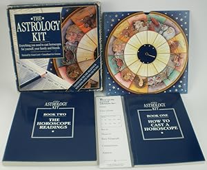 Imagen del vendedor de The Astrology Kit: Everything you need to cast horoscopes for yourself, your family and friends. Devised by Grant Lewis. Consultant Liz Greene. Updated for the new millenium with birth dates from 1920 to 2019. a la venta por Buch von den Driesch