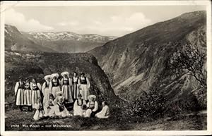 Bild des Verkufers fr Ansichtskarte / Postkarte Fra Fossli, Frauen in norwegischen Volkstrachten zum Verkauf von akpool GmbH
