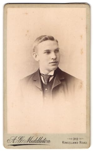 Seller image for Photo A. G. Middleton, London-NE, Kingsland Road, Portrait junger Herr im Anzug mit Krawatte for sale by Bartko-Reher