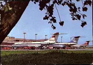 Ansichtskarte / Postkarte Flughafen Berlin Schönefeld, DDR, Interflug, Aeroflot, CCCP-65011, HA-L...