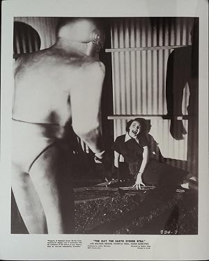 Seller image for The Day the Earth Stood Still 8 x 10 Still 1951 Michael Rennie, Patricia Neal for sale by AcornBooksNH