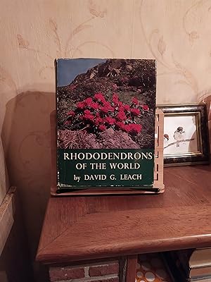 Seller image for Rhododendrons of the world for sale by Joseph Nijssen