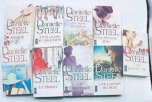 Image du vendeur pour Lot de 9 livres Danielle Steel La vagabonde Le baiser Une grasse infinie Les lueurs du Sud Une grande fille Joyaux Des amis si proches Au nom du c ur Une femme libre mis en vente par Lioudalivre