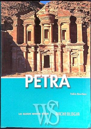 Image du vendeur pour Petra. Guida archeologica alla capitale Nabatea mis en vente par Librodifaccia