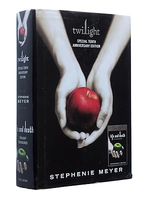 Image du vendeur pour Twilight: The Tenth Anniversary Edition mis en vente par Bowman Books