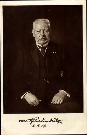 Ansichtskarte / Postkarte Reichspräsident Paul von Hindenburg, Sitzportrait 1927