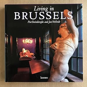 Bild des Verkufers fr Living in Brussels zum Verkauf von BIBLIOPE by Calvello Books