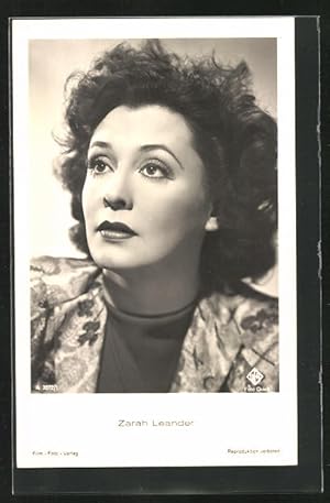 Bild des Verkufers fr Ansichtskarte Schauspielerin Zarah Leander mit sehnsuchtsvollem Blick zum Verkauf von Bartko-Reher