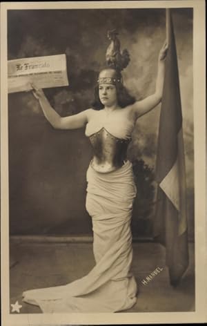 Ansichtskarte / Postkarte Frau als Marianne, Zeitung Le Francais - Foto: Henri Manuel