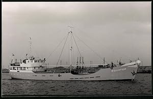 Image du vendeur pour Fotografie Frachtschiff Equator auf See mis en vente par Bartko-Reher