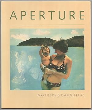 Bild des Verkufers fr Aperture 107 Mothers & Daughters That Special Quality zum Verkauf von Jeff Hirsch Books, ABAA