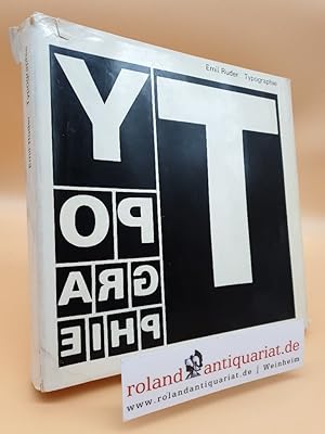 Imagen del vendedor de Typographie : Ein Gestaltungslehrbuch. Typography. Typographie / Emil Ruder. [English version: D. Q. Stephenson. Version franaise: Madeleine Wolf] a la venta por Roland Antiquariat UG haftungsbeschrnkt