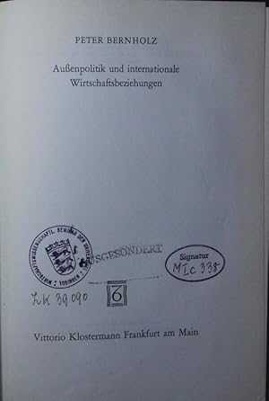 Immagine del venditore per Auenpolitik und internationale Wirtschaftsbeziehungen. venduto da Antiquariat Bookfarm