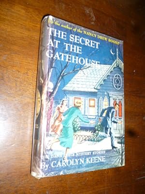 Imagen del vendedor de The Secret at the Gatehouse (The Dana Girls Mystery Stories) a la venta por Gargoyle Books, IOBA