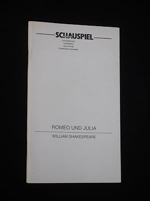 Bild des Verkufers fr Programmheft Schauspiel Frankfurt 1998/99. ROMEO UND JULIA von Shakespeare. Insz.: Amelie Niermeyer, Bhnenbild: Stefanie Seitz, Kostme: Kirsten Dephoff, techn. Leitung: Hans Peter Boecker. Mit Christian Nickel (Romeo), Ursina Lardi (Julia), Stefan Wilkening, Miguel Abrantes-Ostrowski, Gnther Amberger, Carsten Hbner, Mike Khler, Ingrid Schaller, Gabriele Kstler zum Verkauf von Fast alles Theater! Antiquariat fr die darstellenden Knste