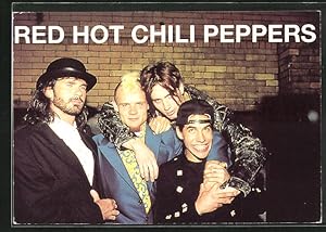 Immagine del venditore per Ansichtskarte Mitglieder der Musikgruppe Red Hot Chili Peppers machen Grimassen vor der Kamera venduto da Bartko-Reher