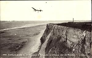 Bild des Verkufers fr Ansichtskarte / Postkarte Sangatte Pas de Calais, Latham quitte le sol francais et s'elance sur la Manche zum Verkauf von akpool GmbH