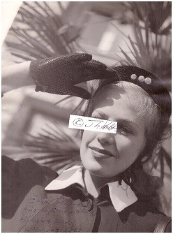 Bild des Verkufers fr HILDEGARD KNEF (HILDE KNEF,1925-2002) dt. Schauspielerin und Chansonsngerin zum Verkauf von Herbst-Auktionen