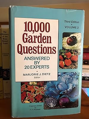 Bild des Verkufers fr 10,000 Garden Questions: Answered by 20 experts zum Verkauf von GoldBookShelf