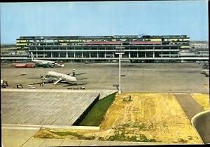 Ansichtskarte / Postkarte Aeroport de Paris Orly, L'Aerogare vue de la tour de controle