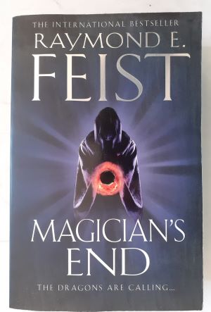 Image du vendeur pour Magician's End (The Chaoswar Saga Book Three) mis en vente par Librera Ofisierra